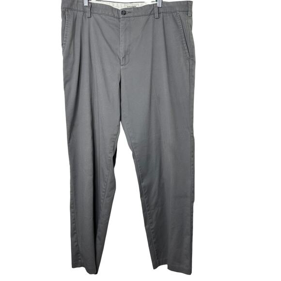 Dockers Classic Fit Flat Front Gray Slacks Men's 40x32 - Picture 1 of 4